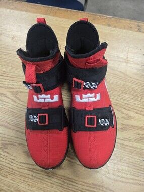 Nike LeBron Soldier 13 SFG University Red Black AR4226-600 Mens 7.5